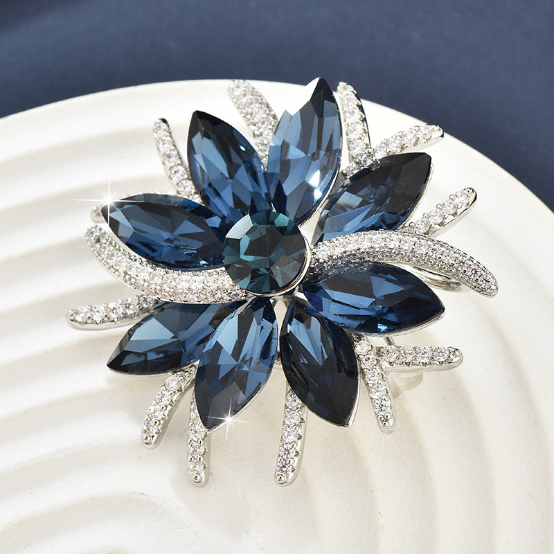 Fashionable Floral Crystal Brooch for Women Accessories