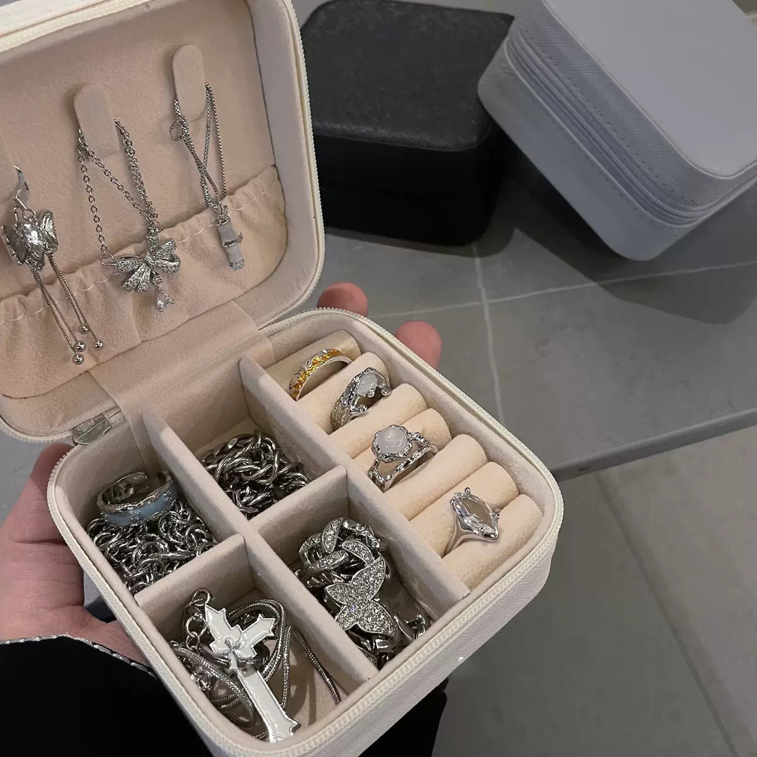 Zip-Close Travel Jewellery Storage Box
