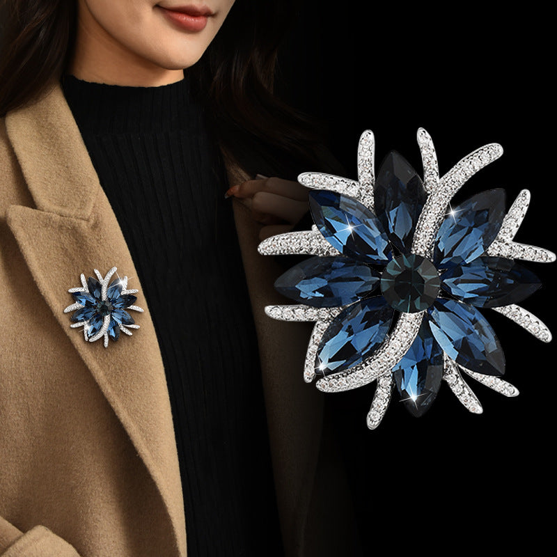 Fashionable Floral Crystal Brooch for Women Accessories
