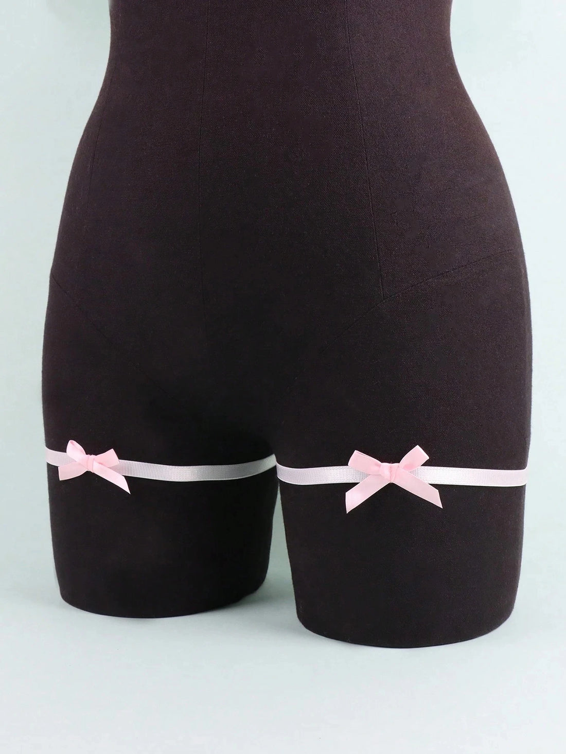 Gothic Bow Thigh Garter