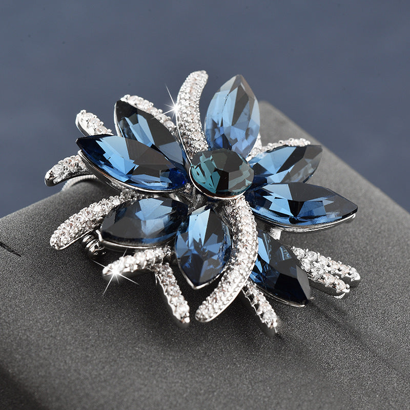 Fashionable Floral Crystal Brooch for Women Accessories